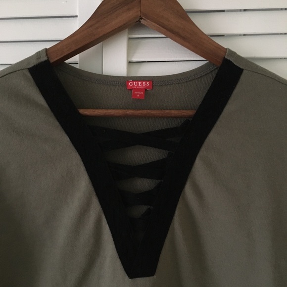 Guess Top - Picture 3 of 5